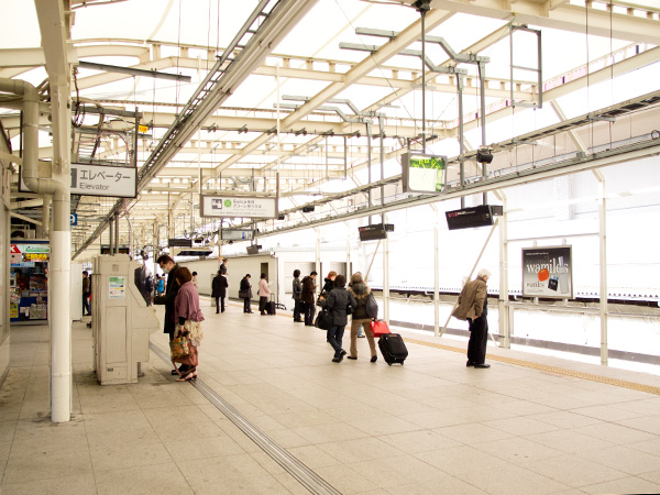 横浜駅、横須賀線フォーム